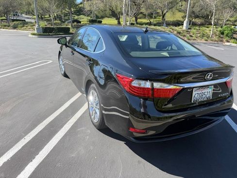 Used 2013 Lexus ES 300h image 5