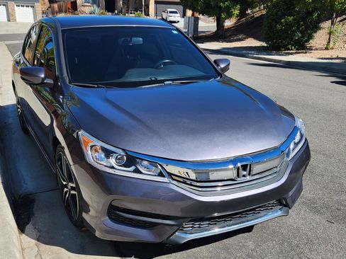 Used 2017 Honda Accord Sport image 27