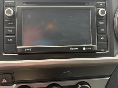 Used 2019 Toyota Tacoma SR5 RWD image 11
