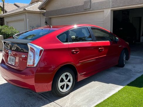 Used 2012 Toyota Prius Two image 2