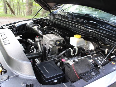 Used 2024 RAM 1500 Laramie AWD/4WD image 22