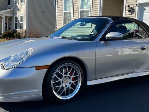 Used 2004 Porsche 911 Carrera 4S image 1