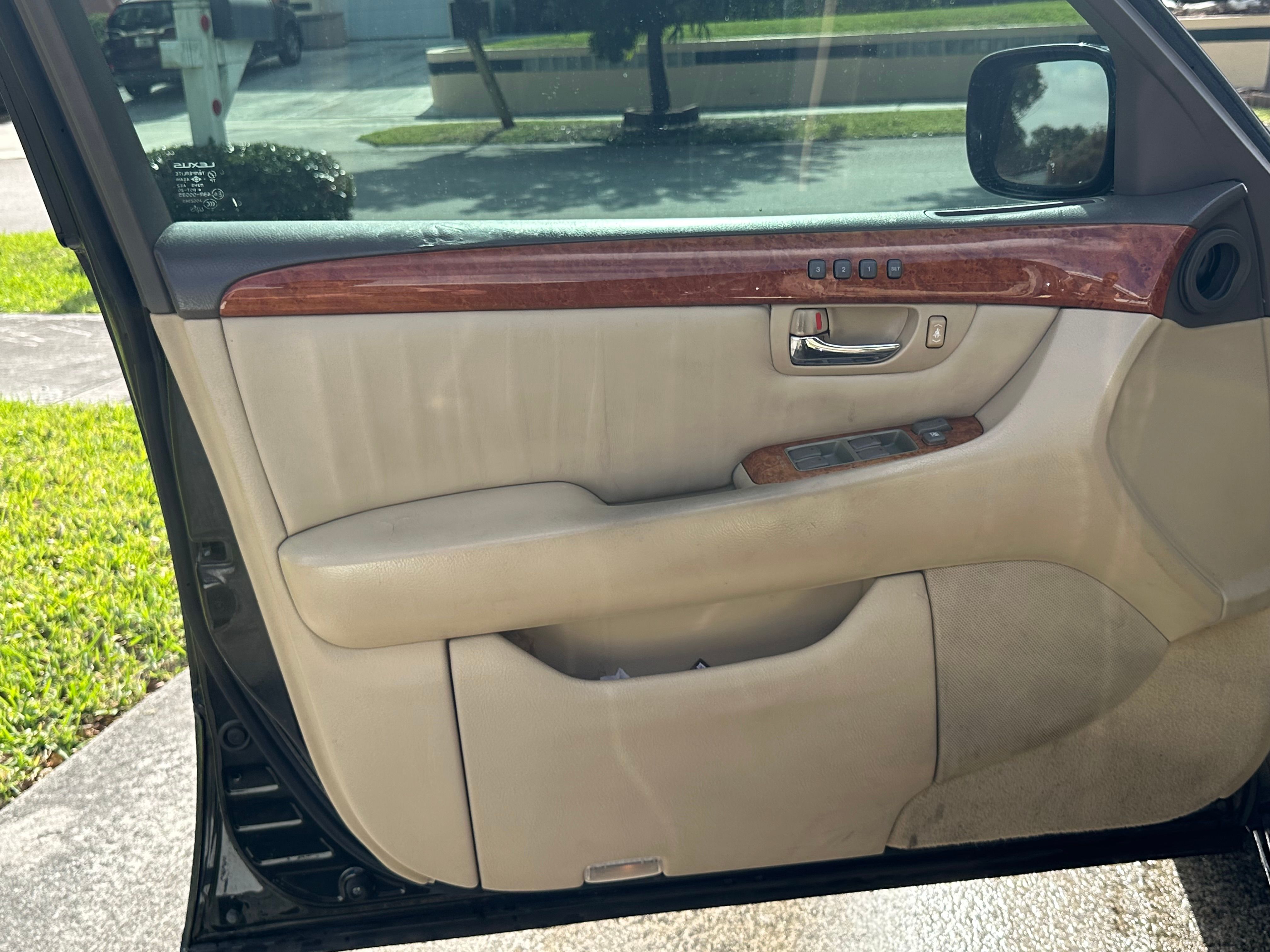 Used 2006 Lexus LS 430 w/ Modern Luxury Pkg RWD image 17
