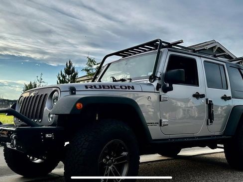 Used 2016 Jeep Wrangler Unlimited Rubicon w/ Connectivity Group image 1