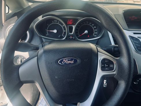 Used 2013 Ford Fiesta SE w/ Super Fuel Economy Pkg image 9