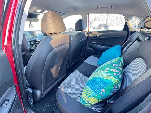 Used 2023 Hyundai Kona SE w/ Cargo Package image 10