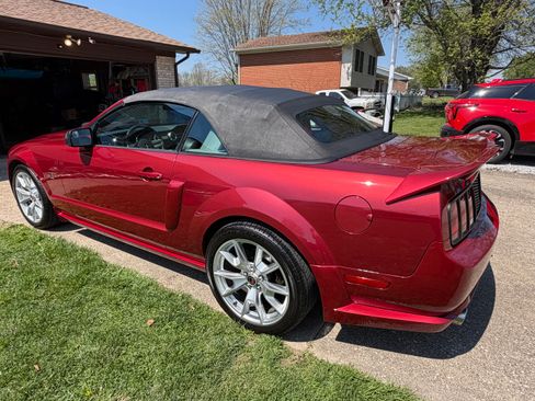 Used 2005 Ford Mustang Premium image 15