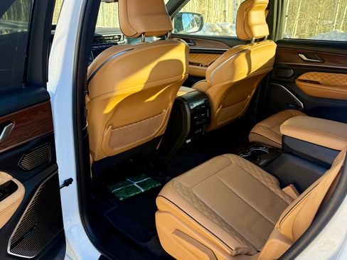 Used 2024 Jeep Grand Cherokee L Summit w/ Advanced Protech Group IV image 4