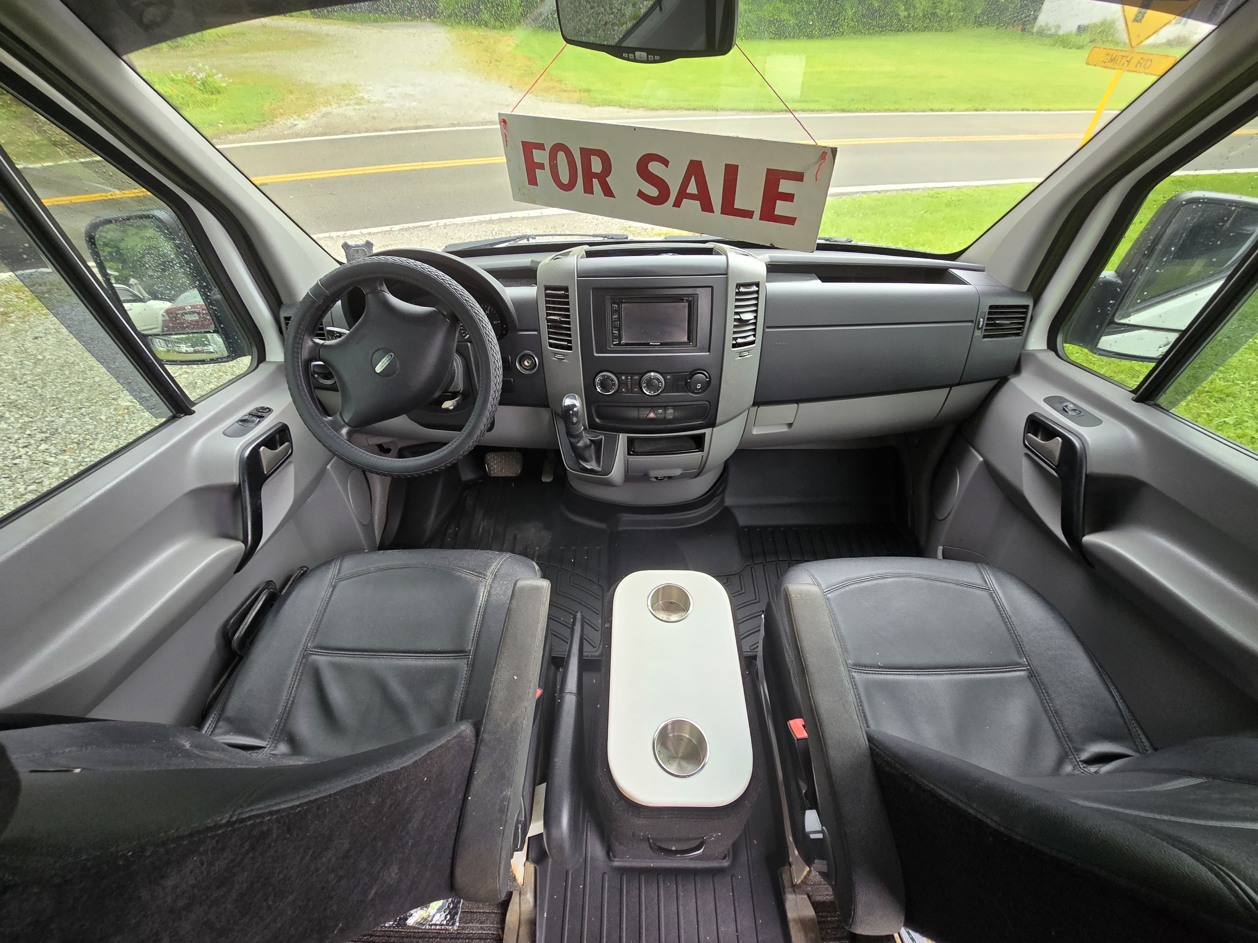Used 2013 Freightliner Sprinter 2500 RWD image 8
