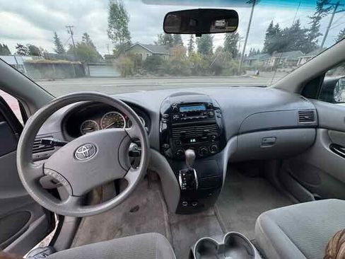 Used 2005 Toyota Sienna LE image 30