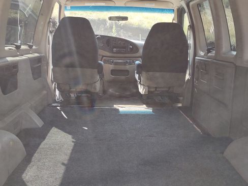 Used 2008 Ford E-350 and Econoline 350 XLT image 11