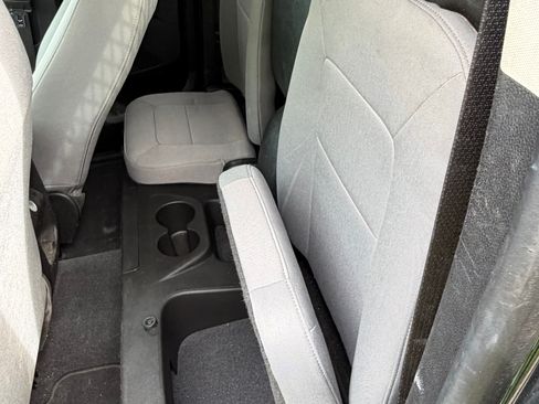 Used 2019 Chevrolet Colorado W/T RWD image 11