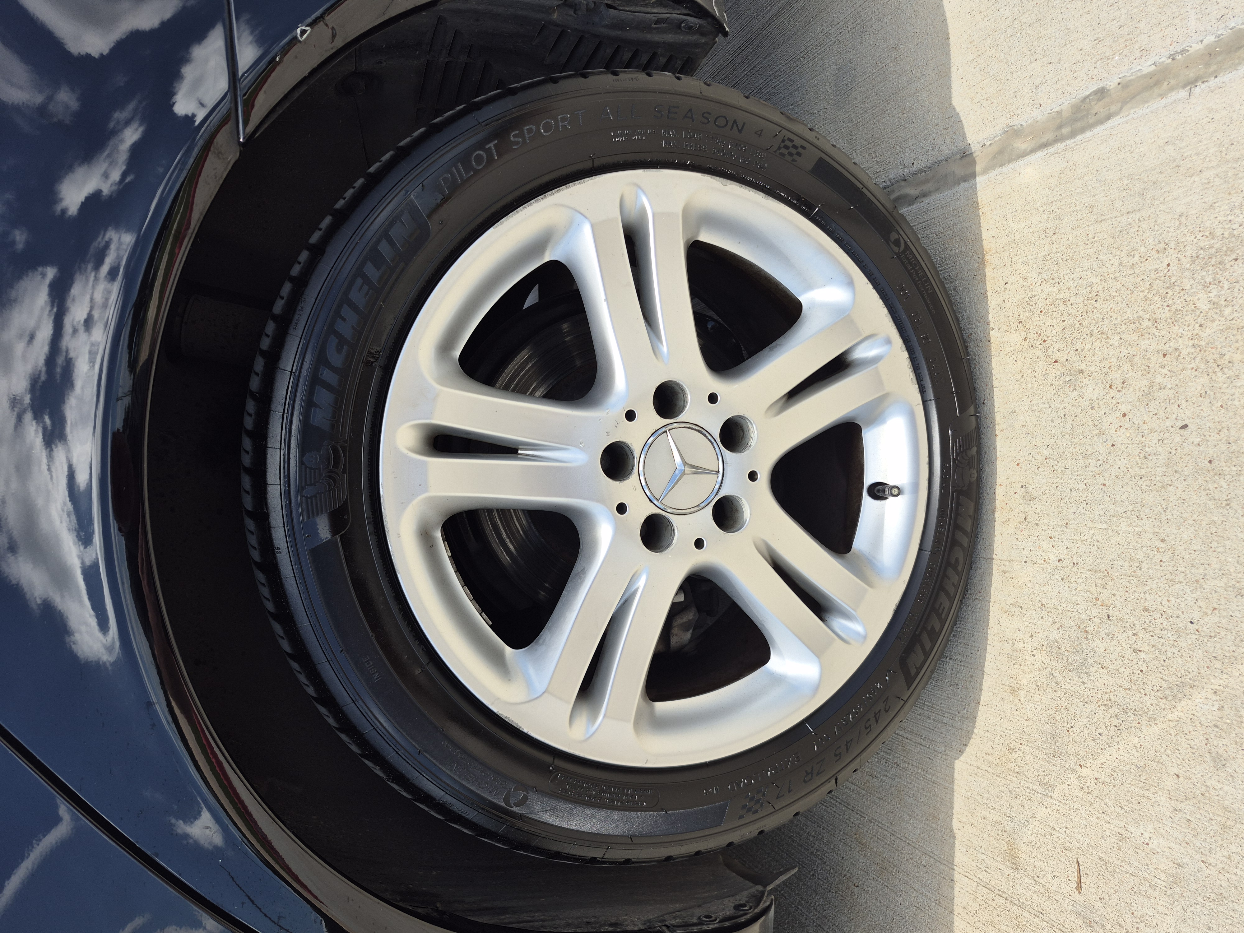 Used 2005 Mercedes-Benz E 500 Sedan image 21
