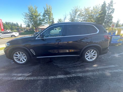 Used 2019 BMW X5 xDrive40i w/ Convenience Package AWD/4WD image 2