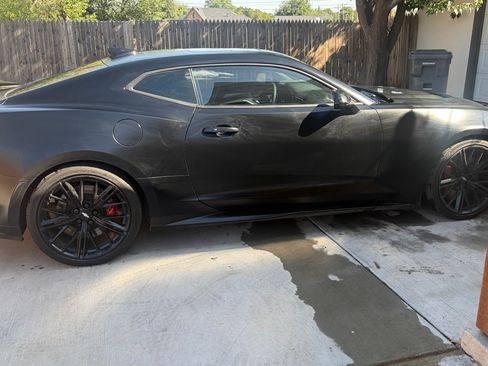 Used 2018 Chevrolet Camaro ZL1 RWD image 9