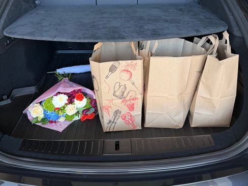 Used 2024 Tesla Model S image 11