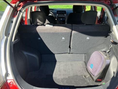 Used 2015 Nissan Leaf SV w/ LED & Quick Charge Package image 8