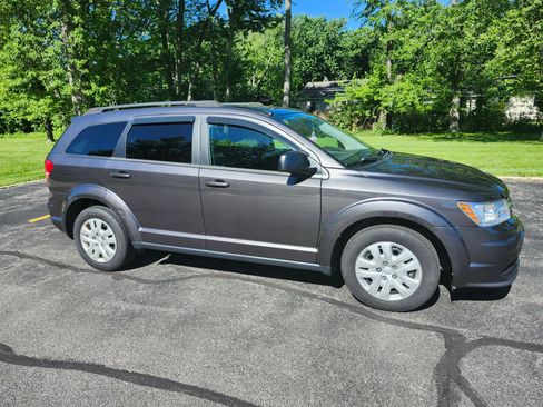 Used 2019 Dodge Journey SE FWD image 5