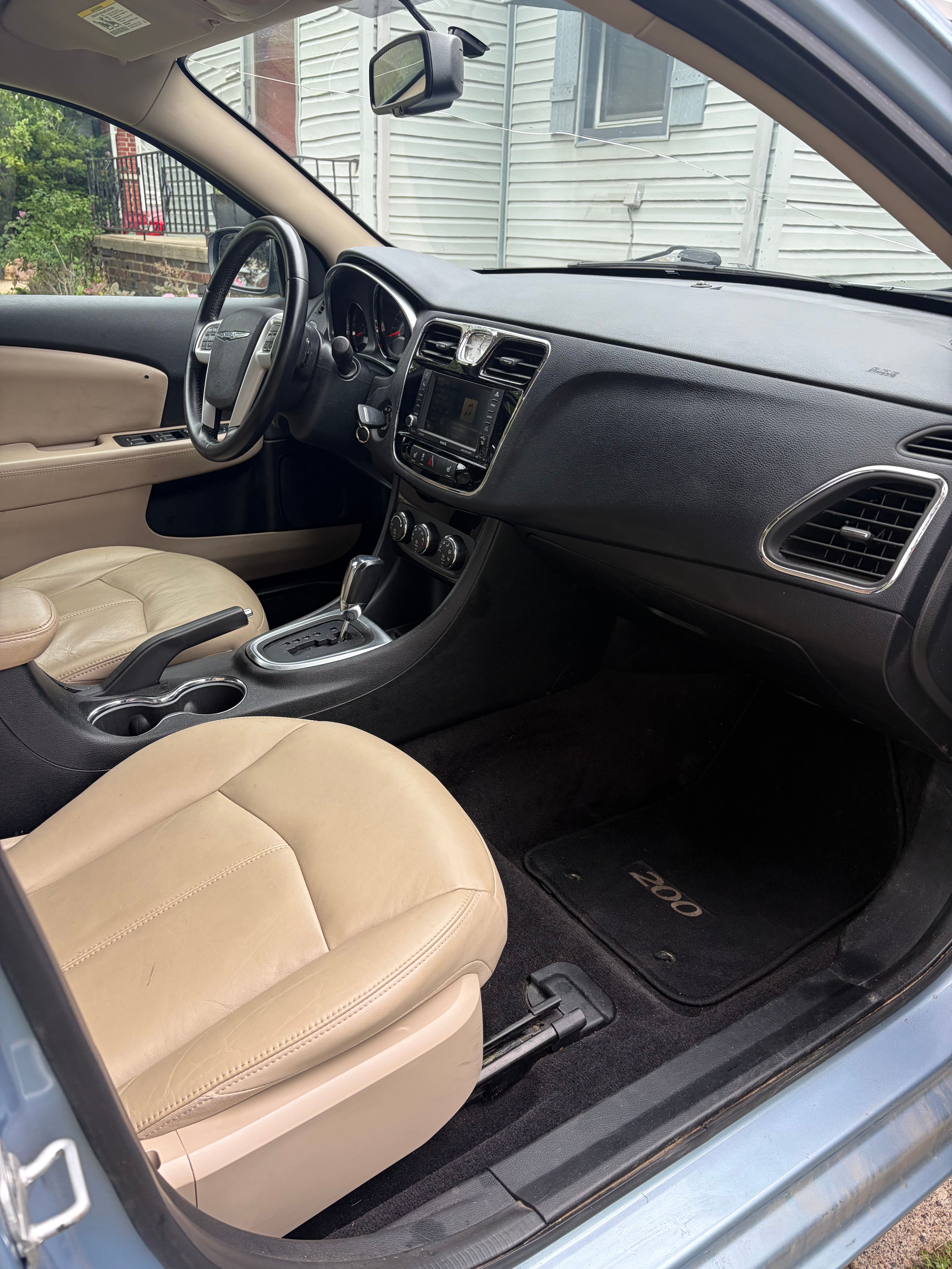 Used 2012 Chrysler 200 Limited FWD image 13