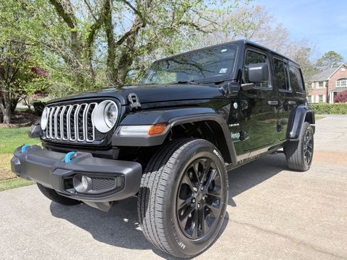 Used 2024 Jeep Wrangler Unlimited Sahara image 10