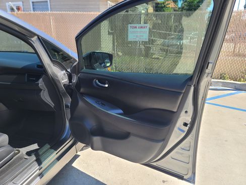 Used 2019 Nissan Leaf S Plus w/ Protection Package FWD image 6
