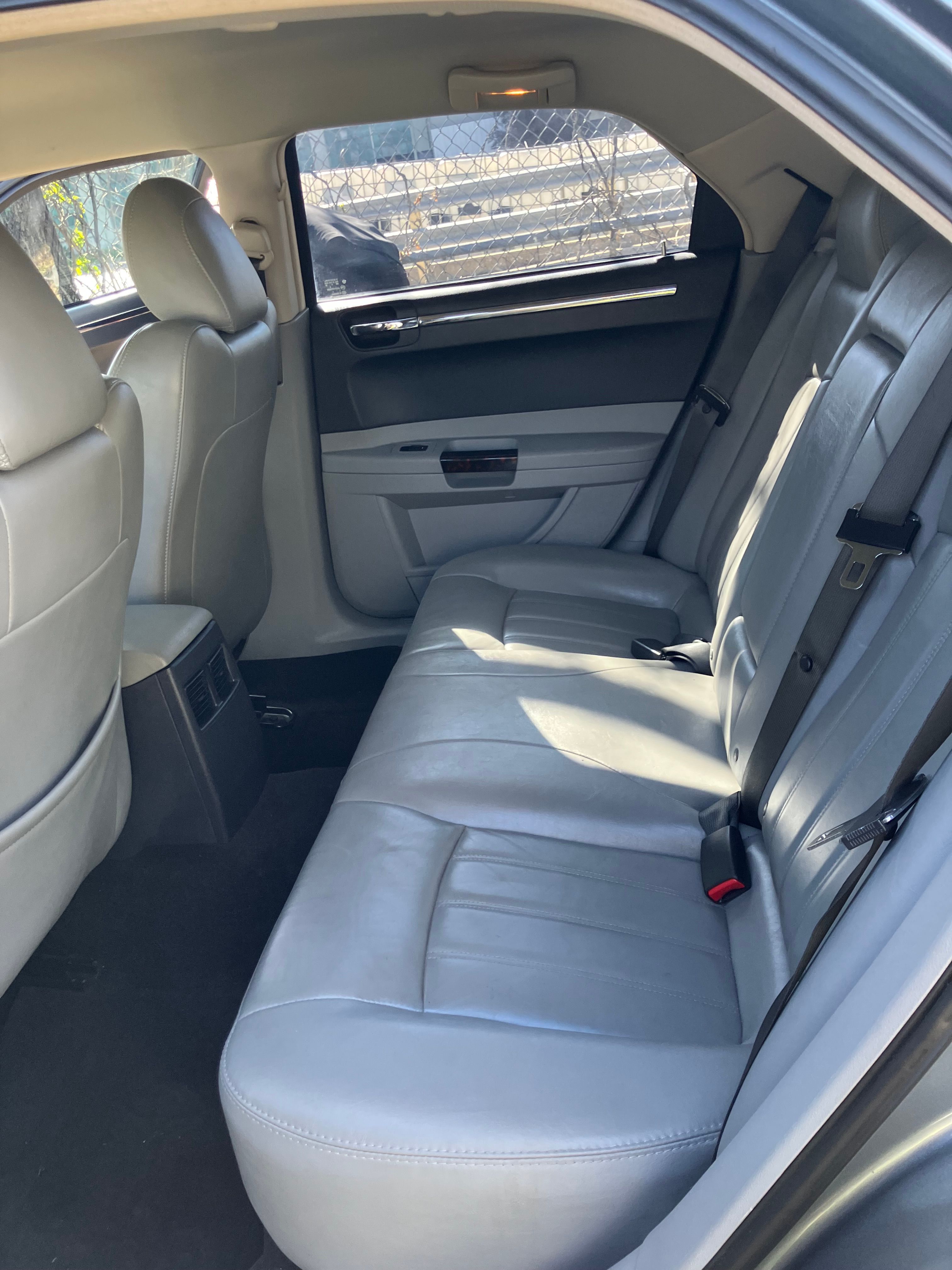 Used 2006 Chrysler 300 C RWD image 10