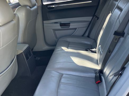 Used 2006 Chrysler 300 C RWD image 10