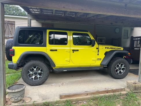 Used 2023 Jeep Wrangler Unlimited Rubicon w/ LED Lighting Group AWD/4WD image 5