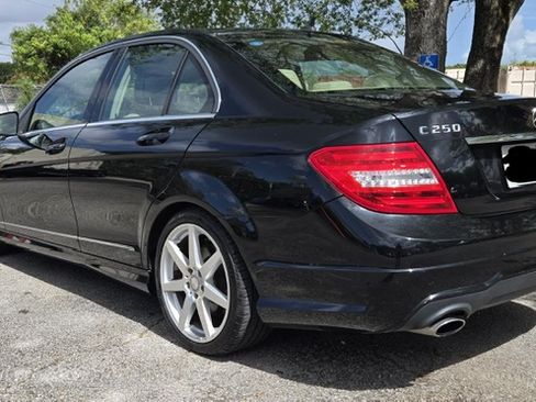 Used 2014 Mercedes-Benz C 250 Sedan image 2