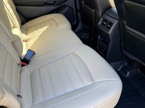 Used 2020 Ford Edge SEL w/ Convenience Package image 16