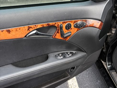 Used 2008 Mercedes-Benz E 350 Sedan image 9