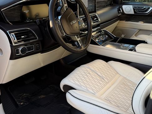 Used 2019 Lincoln Navigator Black Label image 1
