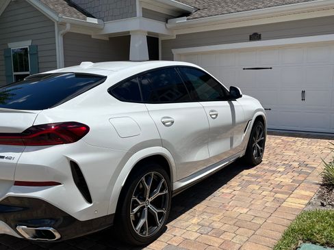 Used 2024 BMW X6 xDrive40i w/ Premium Package AWD/4WD image 2