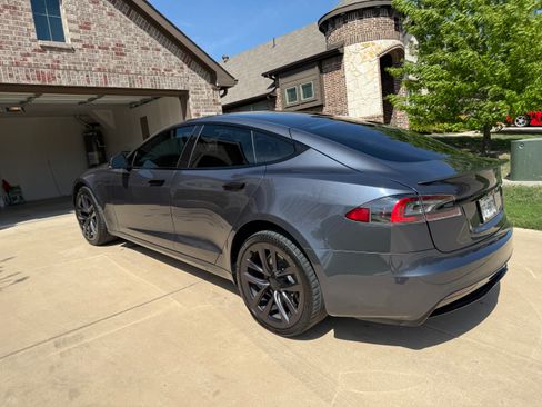 Used 2021 Tesla Model S Plaid image 2