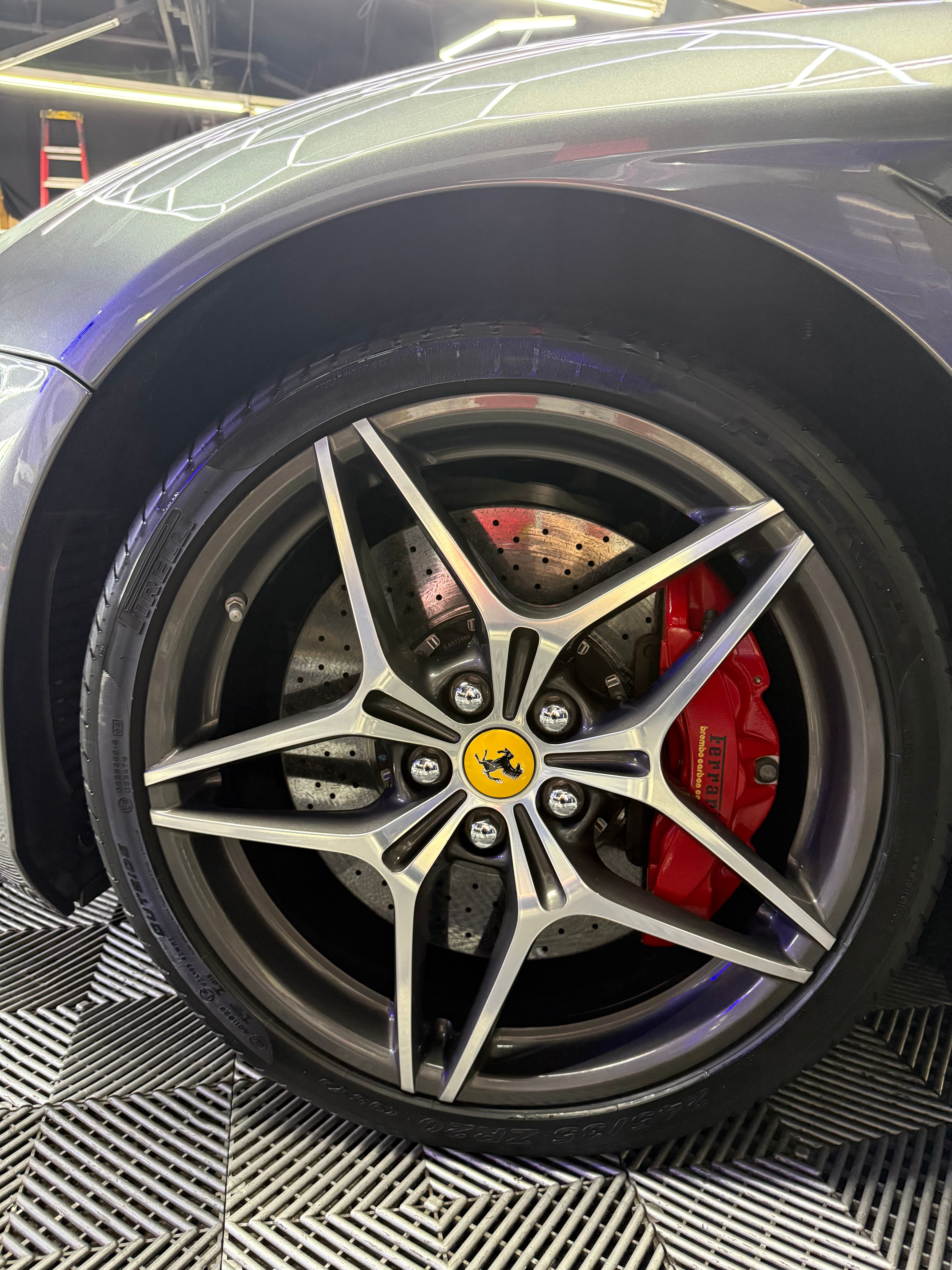 Used 2017 Ferrari California T RWD image 13