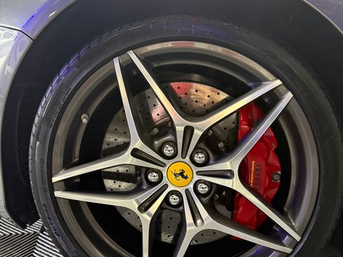 Used 2017 Ferrari California T image 13