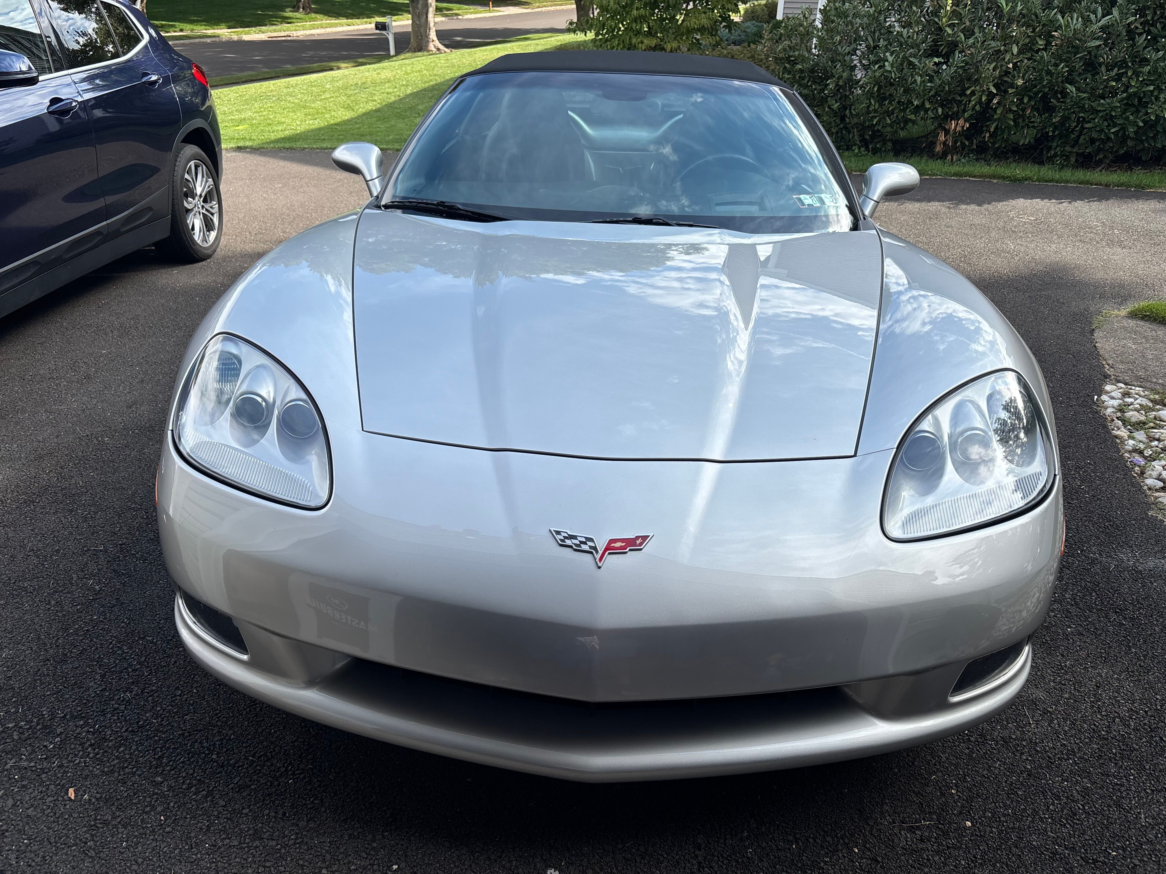 Used 2005 Chevrolet Corvette Convertible w/ Preferred Equipment Group RWD image 2
