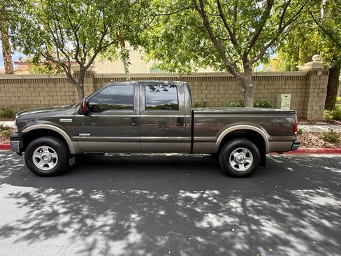 Used 2006 Ford F250 Lariat AWD/4WD image 2