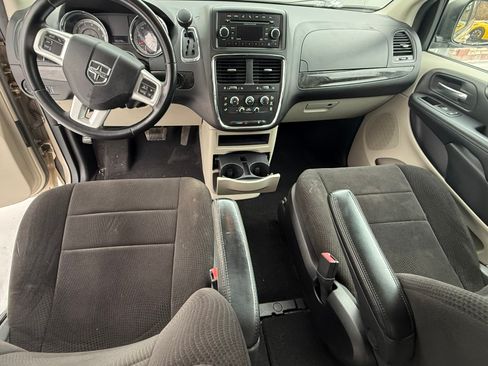 Used 2013 Dodge Grand Caravan SE image 16