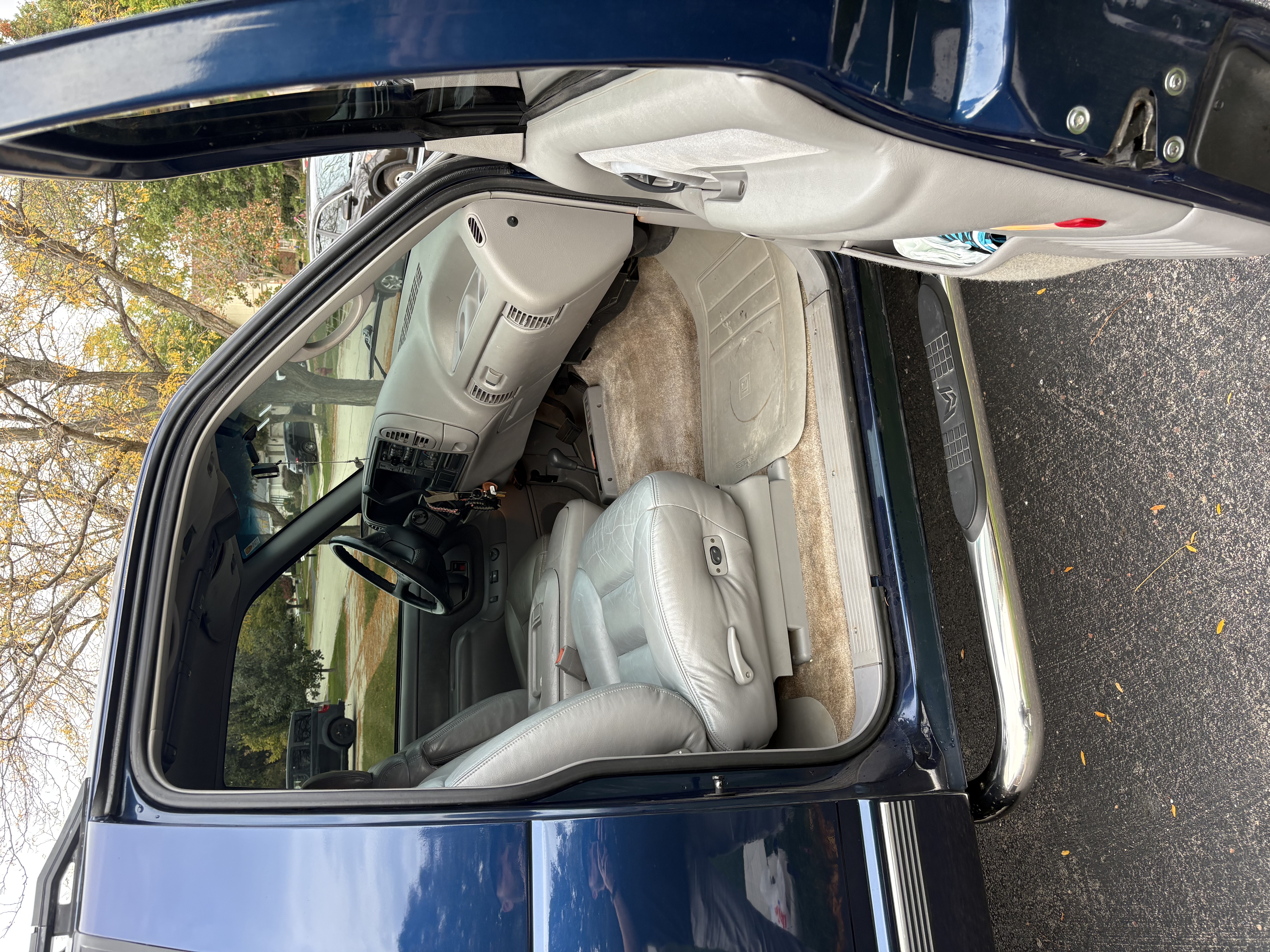 Used 1995 Chevrolet Tahoe 4WD 2-Door image 25