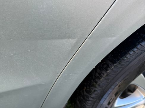 Used 2020 Buick Enclave Essence image 2