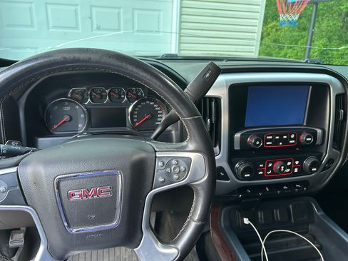 Used 2016 GMC Sierra 1500 SLE w/ SLE Value Package AWD/4WD image 5