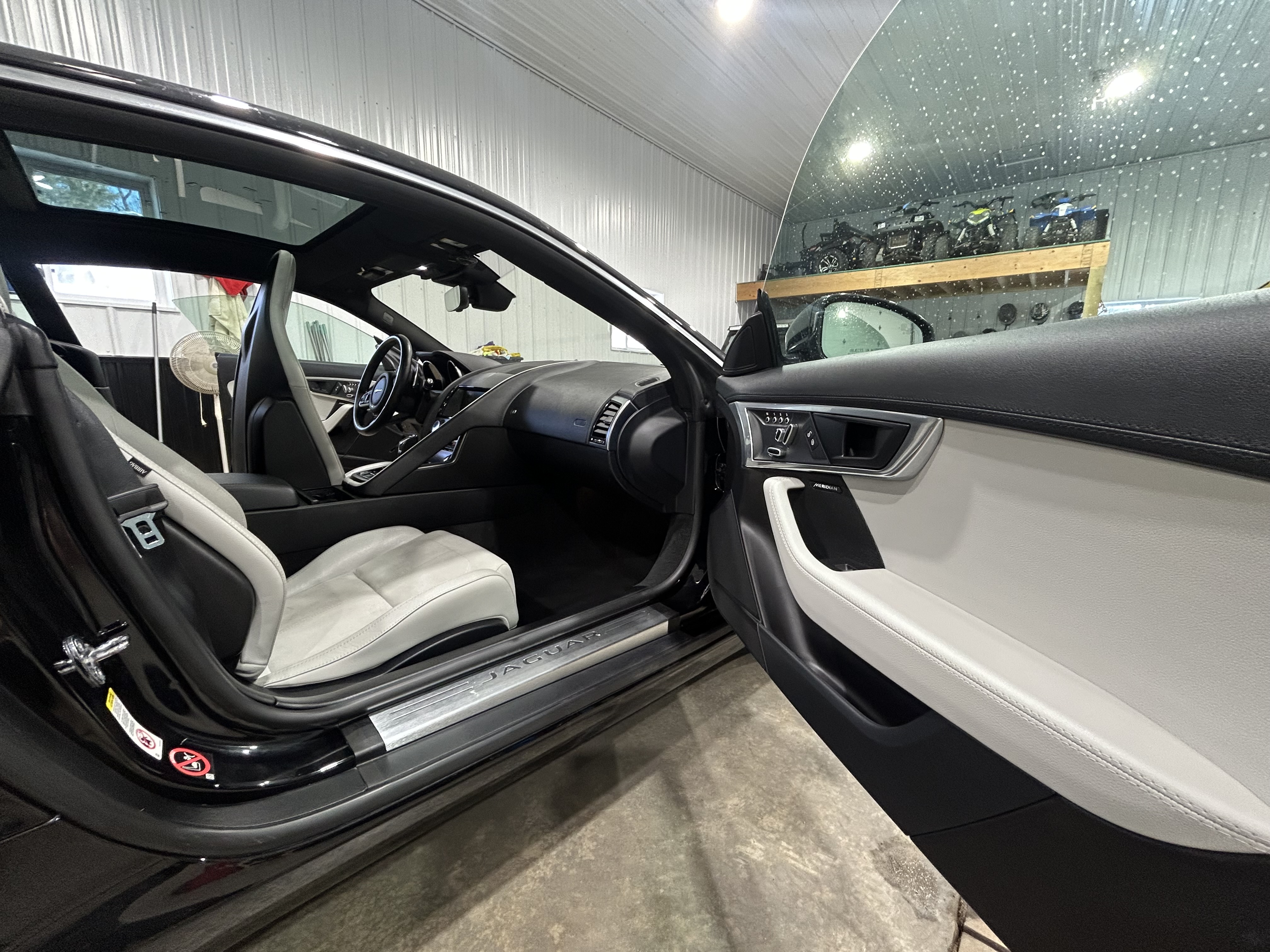 Used 2018 Jaguar F-TYPE Coupe RWD image 13