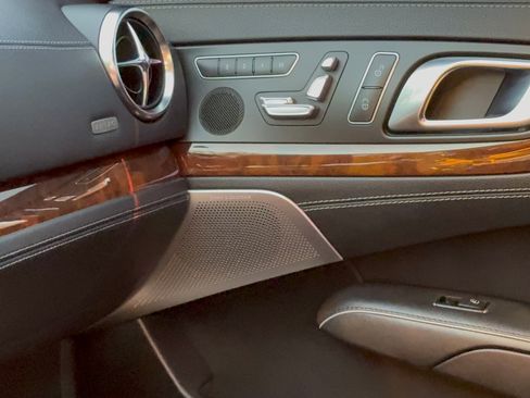 Used 2014 Mercedes-Benz SL 63 AMG image 23