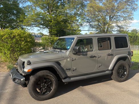 Used 2020 Jeep Wrangler Unlimited Sahara AWD/4WD image 1