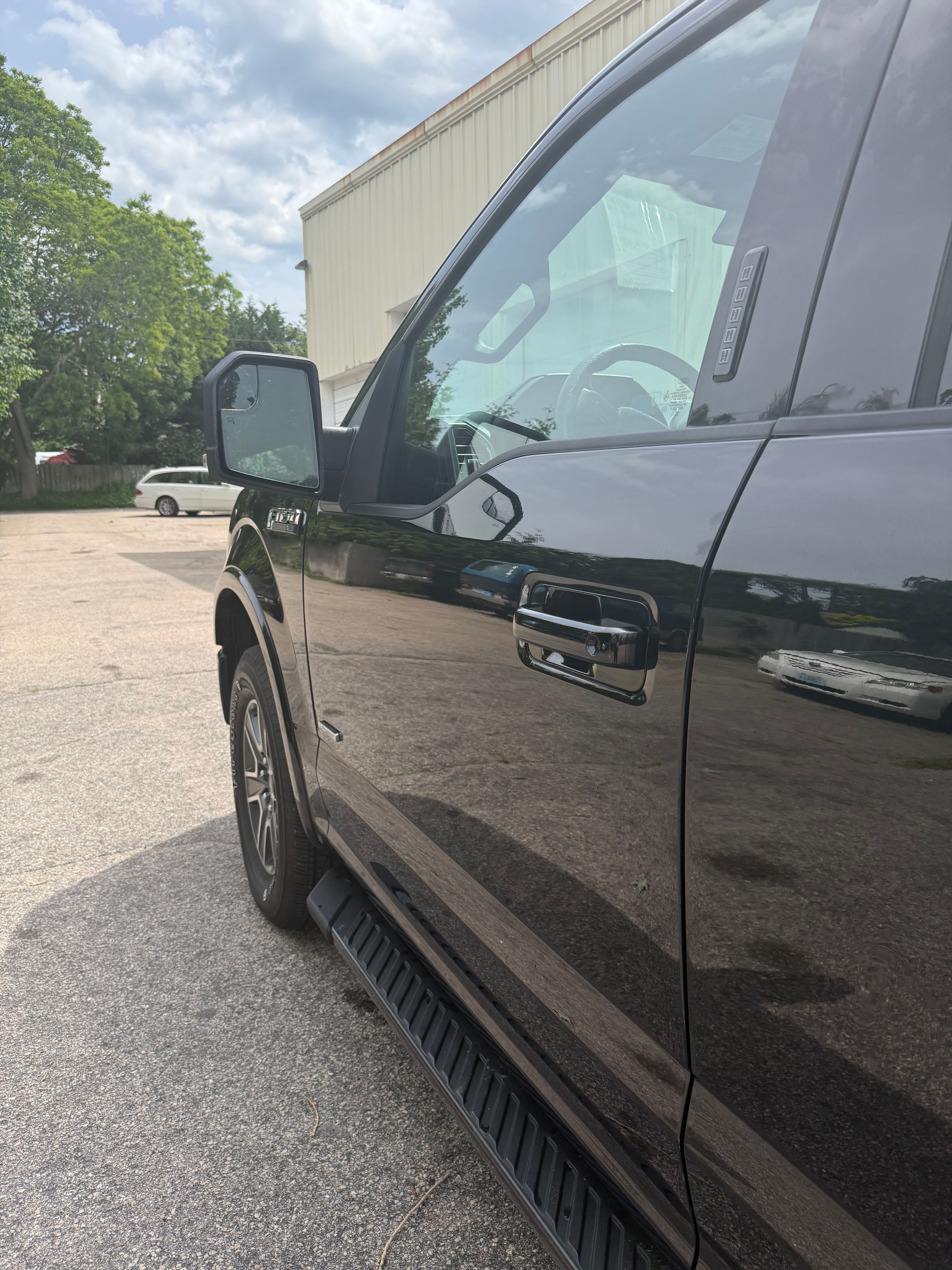 Used 2016 Ford F150 XLT w/ Equipment Group 302A Luxury AWD/4WD image 12