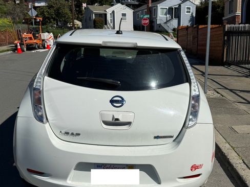 Used 2017 Nissan Leaf S w/ Charge Package image 4