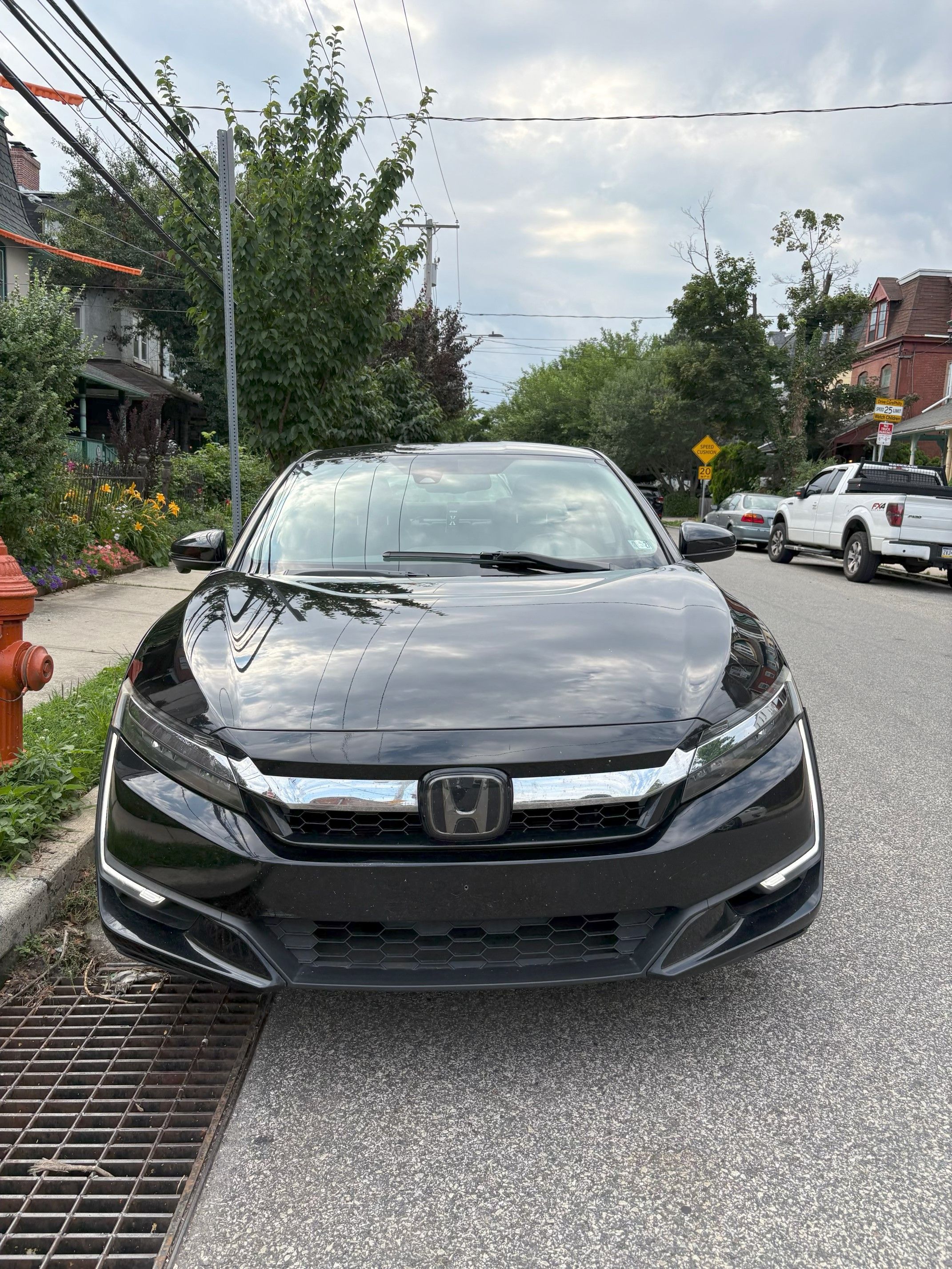 Used 2018 Honda Clarity Touring image 4