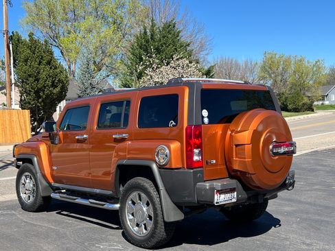 Used 2007 HUMMER H3 image 1