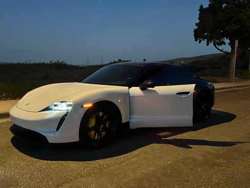 Used 2020 Porsche Taycan 4S AWD/4WD image 18